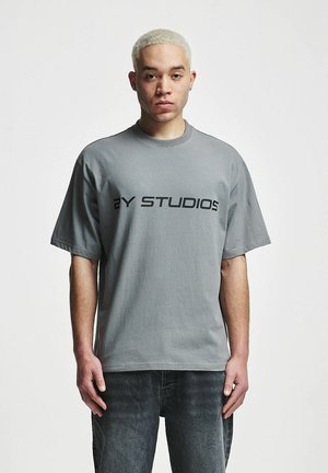 LOGO  - Triko s potiskem - washed grey