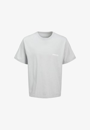 Tricou din bumbac gri deschis cu mâneci scurte, guler rotund, având un mic logo alb pe pieptul stâng. Croi standard, textură netedă.
