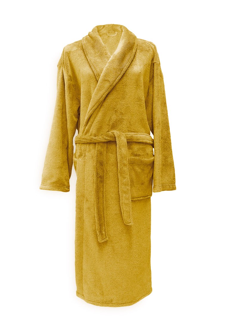 Hořčicově žlutý župan vyrobený z měkké, texturované látky. Obsahuje dlouhé rukávy, opasek a kapsu na levé straně.