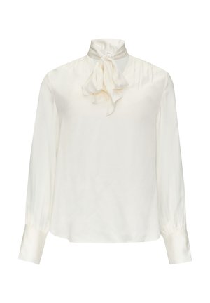 Blouse en soie blanche avec un col haut et un détail en nœud, manches longues avec des poignets boutonnés, texture lisse et coutures d'épaules légèrement froncées.
