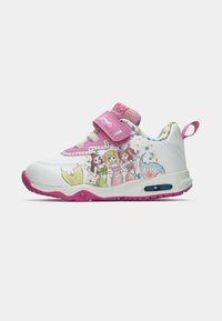 Hvit og rosa barnesneakers med borrelås og havfruekarakterer trykt på siden, rosa såle og blomstrete innersåle.