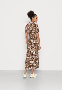 Vero Moda VMSIMPLY  - Vestido camiseiro - tan