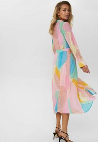 Nümph NUKYNDALL NEW  - Abito a camicia - peach melba