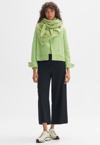 OPUS AMADSI  - Halsdoek - avocado