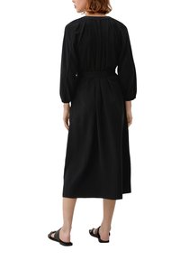 s.Oliver MIT TUNIKA-AUSSCHNITT - Sukienka letnia