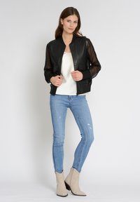 Maze Skinnjacka - black