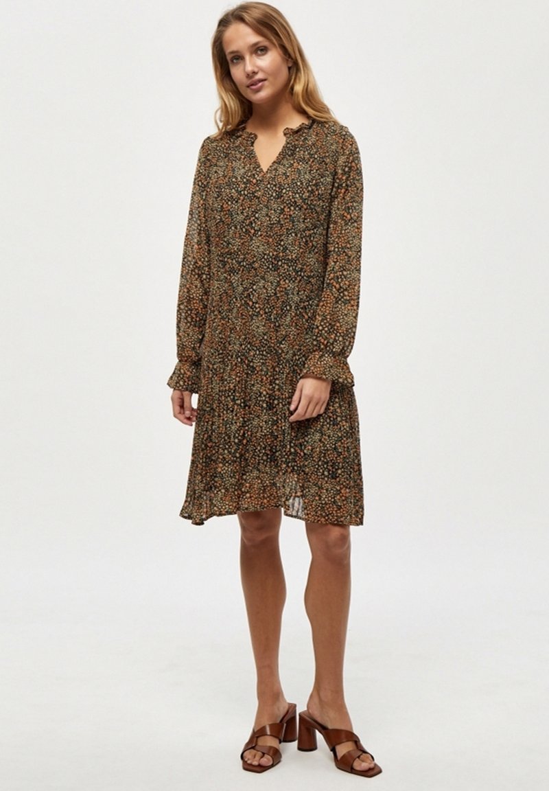 Damen Freizeitkleider | Minus RIKKA GIA V- NECK Freizeitkleid flower field print/braun - CO45281 Damen Freizeitkleider | Minus RIKKA GIA V- NECK Freizeitkleid flower field print/braun - CO45281