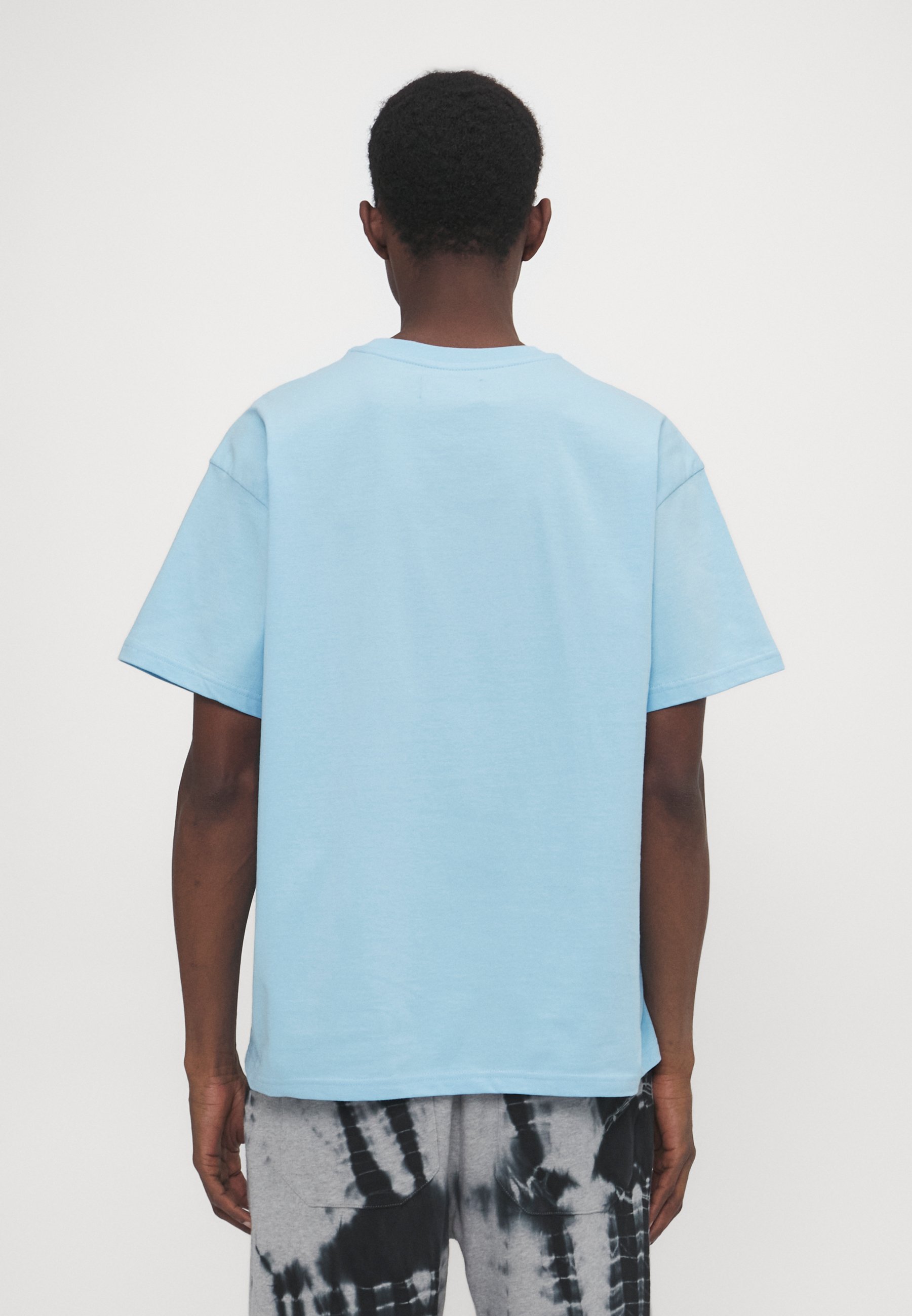 【関税込み】7 DAYS Active ブルー グラフィックTシャツ 7 DAYS Active UNISEX - T-shirt basic/jasnoniebieski - Zalando.pl
