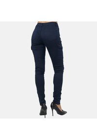 Elara Pantalones cargo - blau