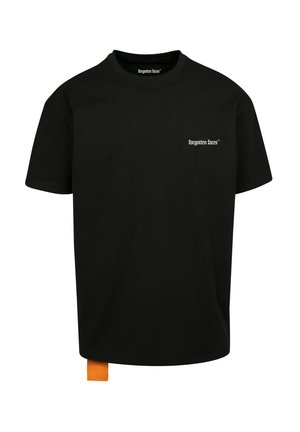 T-shirt en coton noir avec un col rond, des manches courtes et un petit logo blanc sur la poitrine ; présente une étiquette orange sur le côté.