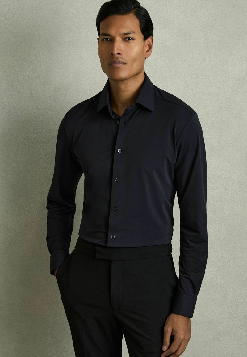 Reiss REGULAR FIT VOYAGER LONG-SLEEVE TRAVEL - Cămașă elegantă - navy