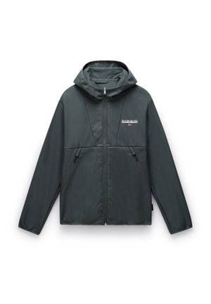 Chaqueta gris oscuro con capucha. Presenta un cierre de cremallera, dos bolsillos laterales y un pequeño logo en el pecho. Fabricada en material suave y ligero.