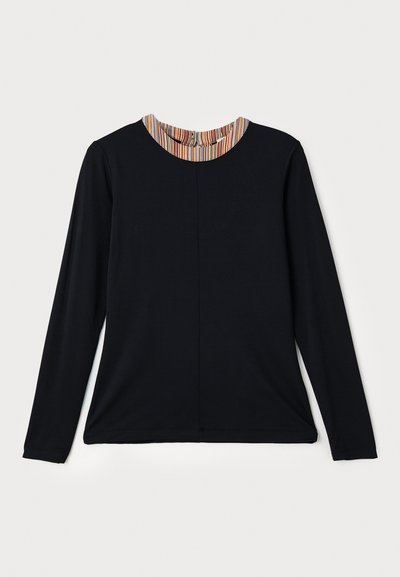 Svart langermet topp med rund halsringning som har en flerfarget stripete detalj ved kragen. Glatt stoff med en avslappet passform.