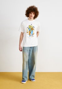 Thumbnail Image 3
