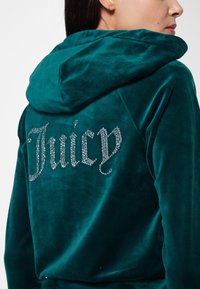 Juicy Couture MADISON - Felpa con zip - rain forest