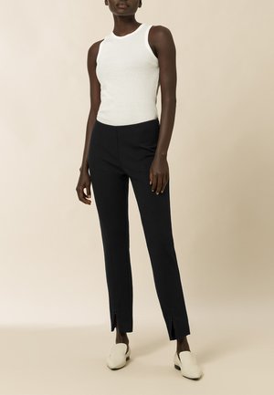 PHILIPPA - Stoffhose - black