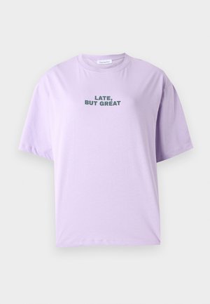 Even&Odd, Μπλουζάκι με στάμπα - purple rose