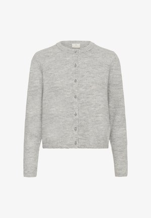 Cardigan gris clair en tricot doux, avec un col rond, des manches longues et des boutons brillants sur le devant.