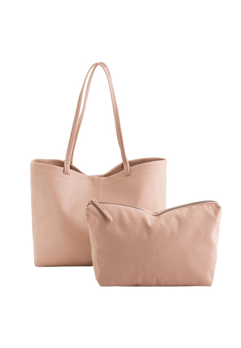 Bolso tote de cuero rosa con dos asas de hombro resistentes y un estuche con cremallera a juego. Textura suave con un diseño minimalista y bordes redondeados.