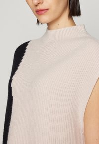 Marc Cain Svetr - stone