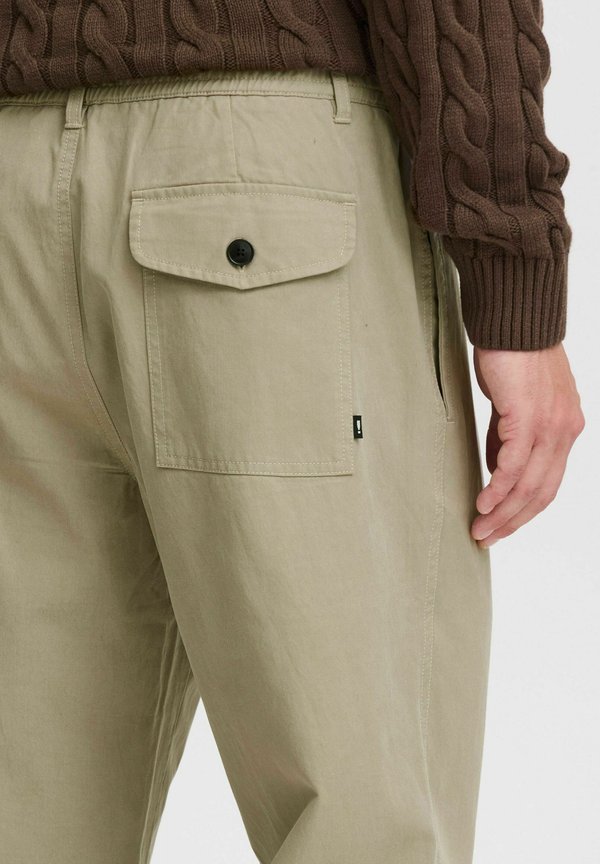 SDMOOSE LIAM ELAS. REGULAR FIT - Trousers - laurel oak3