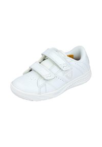 Zapatilla deportiva blanca con textura suave, doble cinta de Velcro, perforaciones para transpirabilidad, suela de goma y un sutil logo en el lado.