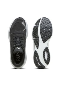 Puma MAGNIFY NITRO - Tekaški copati za cesto - black/white/silver