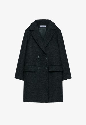 Dwurzędowy płaszcz z fakturowanej ciemnej tkaniny, z klapami w szpic, dwoma przednimi kieszeniami i czarnymi guzikami.