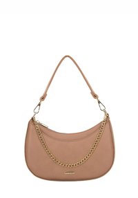 Braune Lederhandtasche mit geschwungener Form, verziert mit einer goldfarbenen Kette und einem Reißverschluss oben. Glatte Textur, minimalistisches Design.