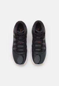 Jordan AIR 11 RETRO LOW UNISEX - Basketsko - black/gym red/white/sail
