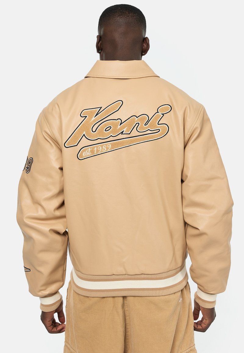 Karl Kani RETRO PATCH COLLEGE JACKET - Faux leather jacket - sand 
