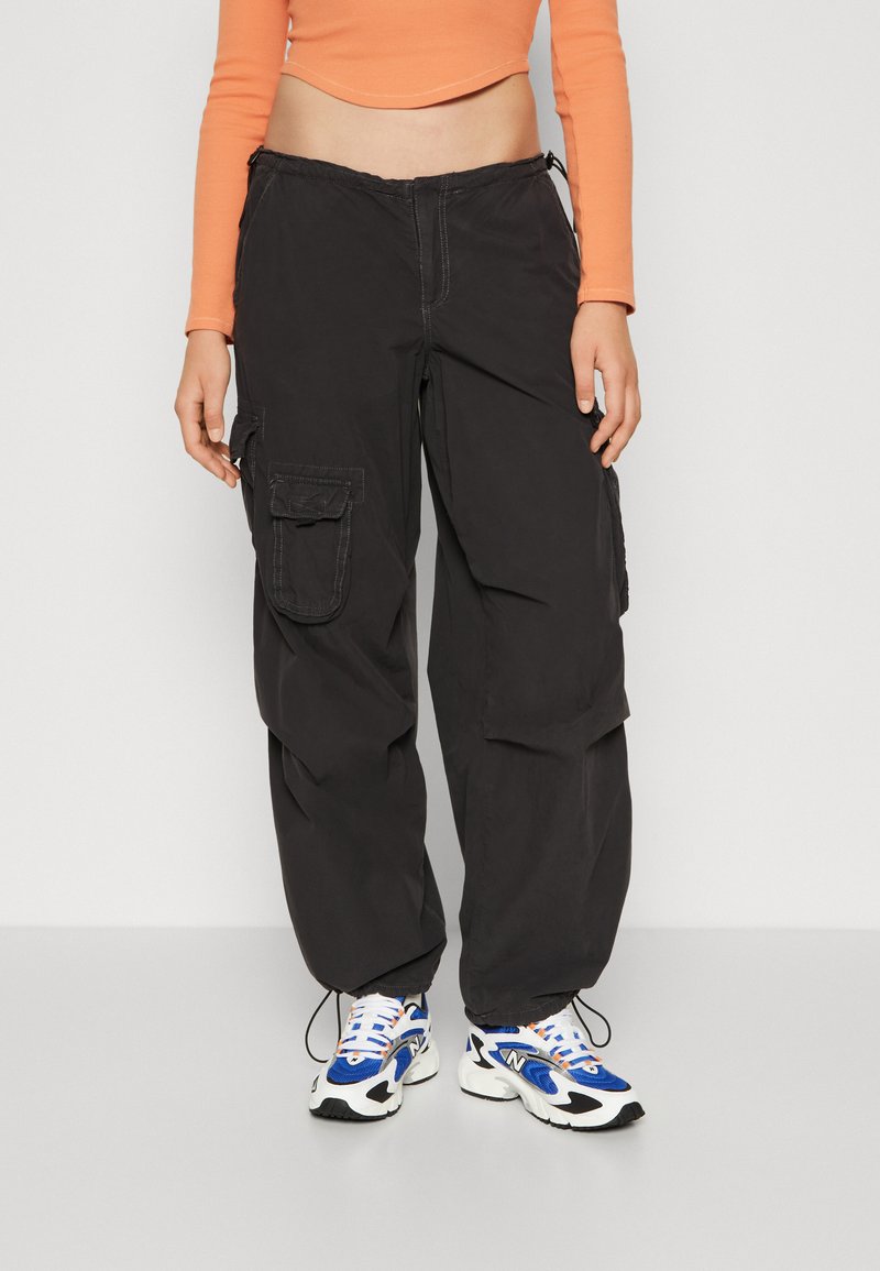 BDG Urban Outfitters MAXI POCKET TECH PANT Cargo trousers black