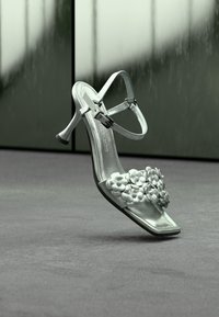 Δεν επιλέχθηκε, silver-coloured