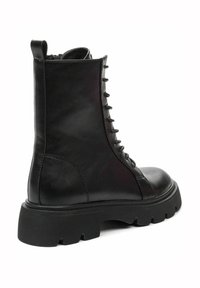 Betsy Gležnjače s platformom - black