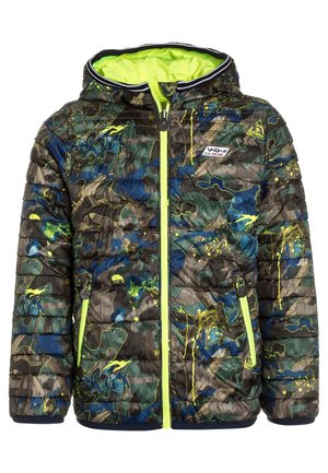 Kurtka puchowa w wzór kamuflażu z neonowozielonymi akcentami, kapturem, zamkiem błyskawicznym z przodu i kieszeniami na zamek, z małym logo na piersi.