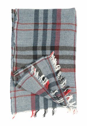 Gefalteter Wollschal mit einem blau-schwarz-roten Karomuster und fransigen Rändern.