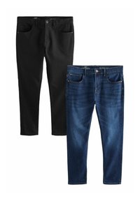 Twee paar skinny fit broeken: één in zwart met zakken en knoopsluiting, één in medium blauw denim met vervaagde voorzijde.