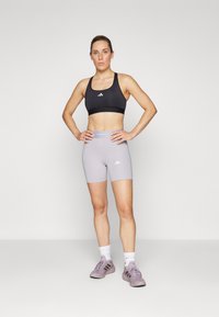 adidas Performance TECHFIT SHORT - Tajice - glory grey