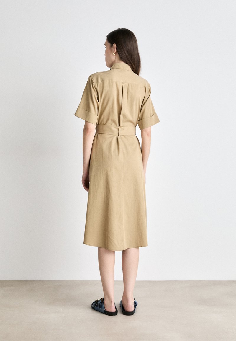 GANT REG UTILITY SHIRT DRESS - Košilové šaty - dark khaki