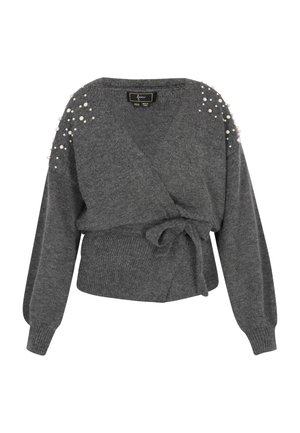 Pull en grey en maille douce, orné de perles sur les épaules, avec des manches longues et une taille nouée pour un look cintré.