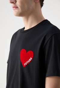 FROM FUTURE Majica kratkih rukava s printom - noir