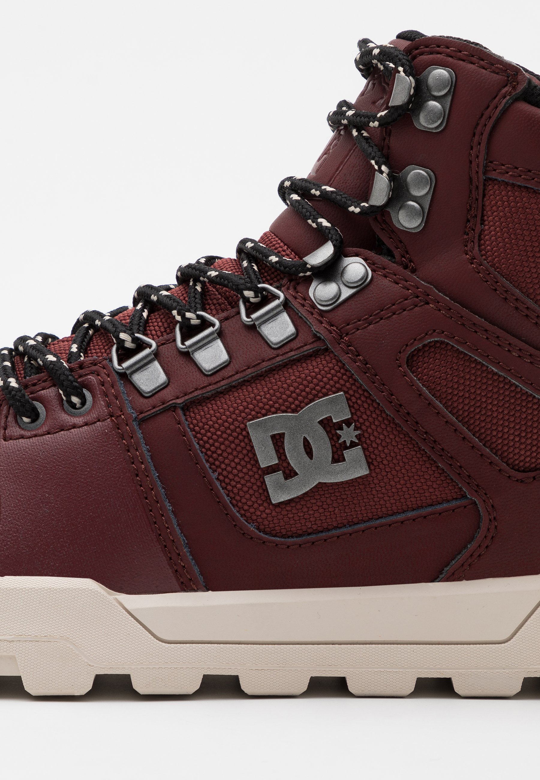 high top dc trainers