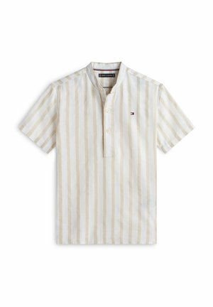 Kortærmet beige og hvid skjorte med lodrette striber, ståkrave, tre-knaps stolpe og lille logo på brystet.