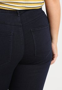 ONLY Carmakoma CARSTORM HW CRY - Jeans Skinny Fit - dark blue denim