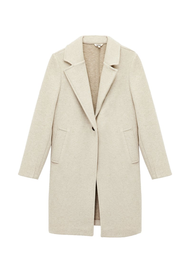 Cappotto di lana beige con bavero a punta, due tasche frontali, maniche lunghe e design aperto. Texture morbida e stile minimalista.