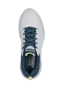 Sneaker da uomo Skechers con tomaia in mesh bianco, accenti blu scuro, linguetta testurizzata e logo verde. Include una soletta imbottita.