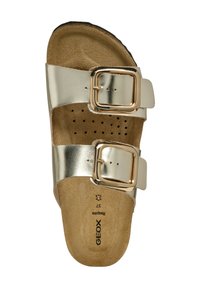 Infradito in metallo dorato con due fibbie regolabili, soletta marrone morbida, design perforato e suola in gomma nera per garantire grip.