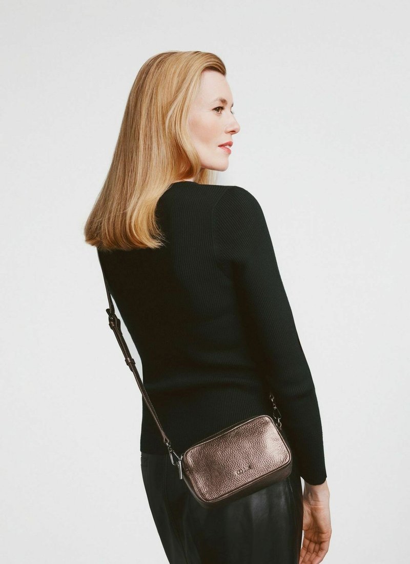 OCHNIK TOREBKA brąz