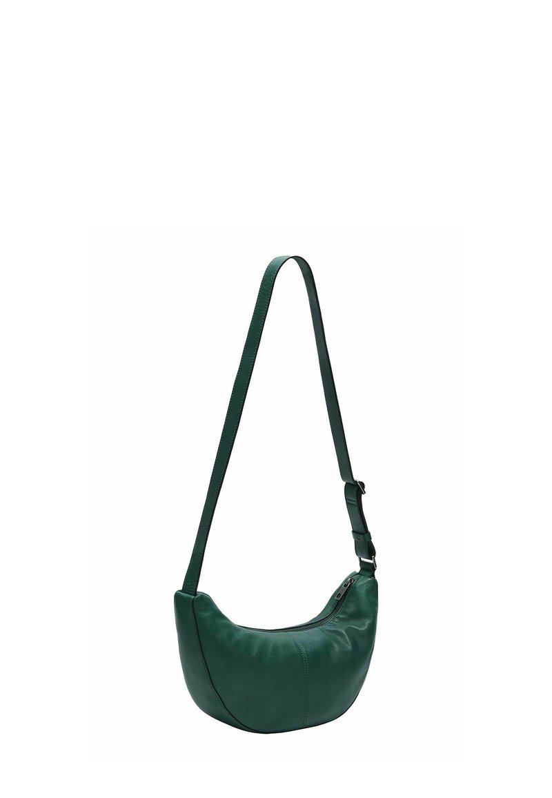 Borsa a tracolla in pelle verde con forma curva, tracolla regolabile e chiusura con zip. Texture liscia con design minimalista.