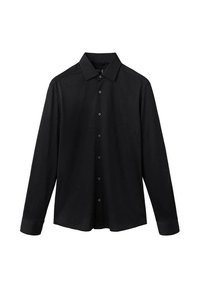 Camisa negra de manga larga, con botones y cuello, diseño liso y puños abotonados, exhibida sobre un fondo blanco.